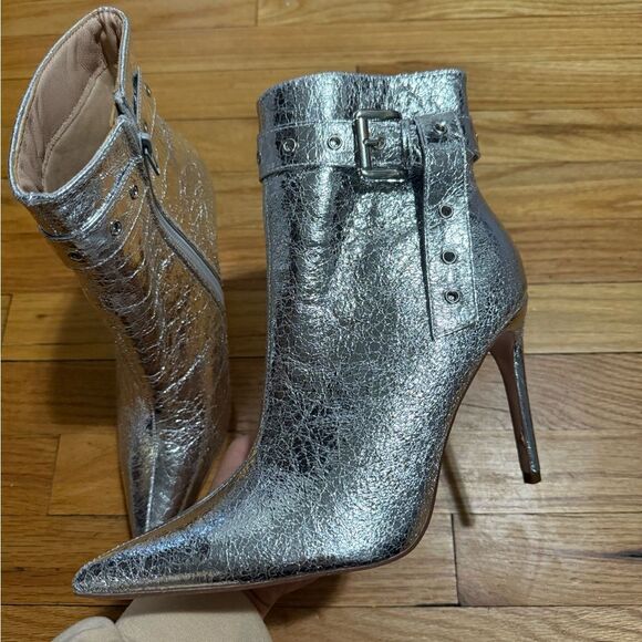 Chase & Chloe | Grommet Buckle Pointed Toe Bootie - Picture 3 of 5